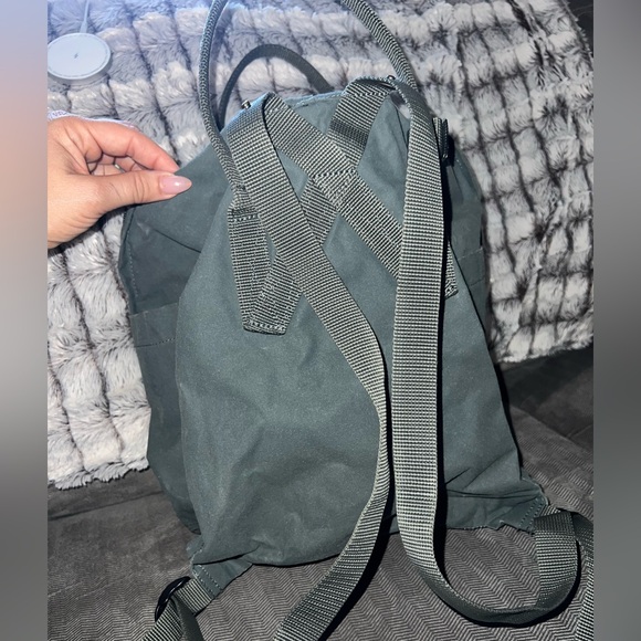 Kånken Green Backpack - Picture 4 of 9